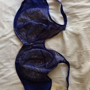 Brand new, never worn Elomi bra.